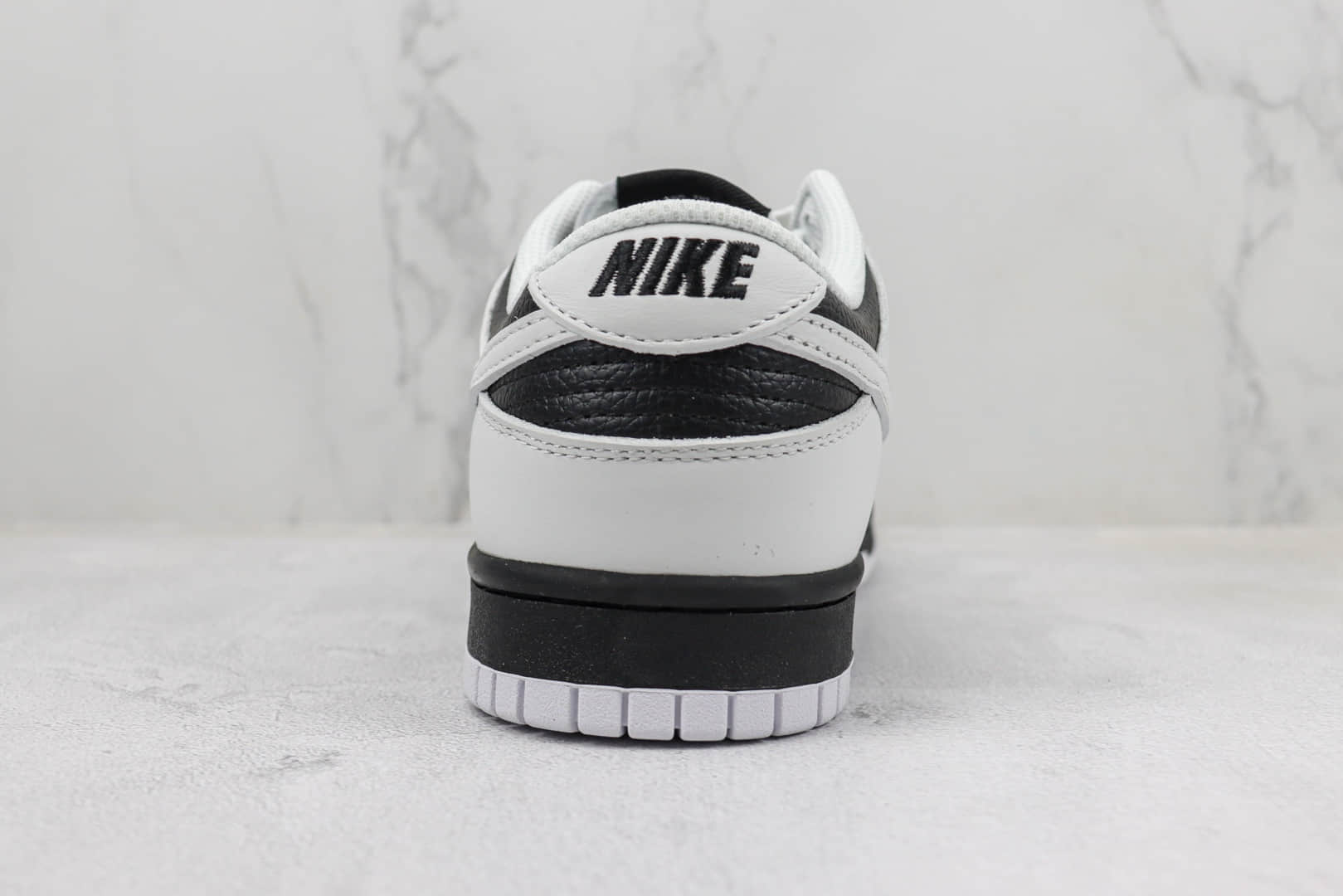 耐克Nike Dunk Low “Reverse Panda”纯原版本低帮Dunk白黑反转熊猫板鞋 莆田天花板Dunk系列 货号:FD9064-011