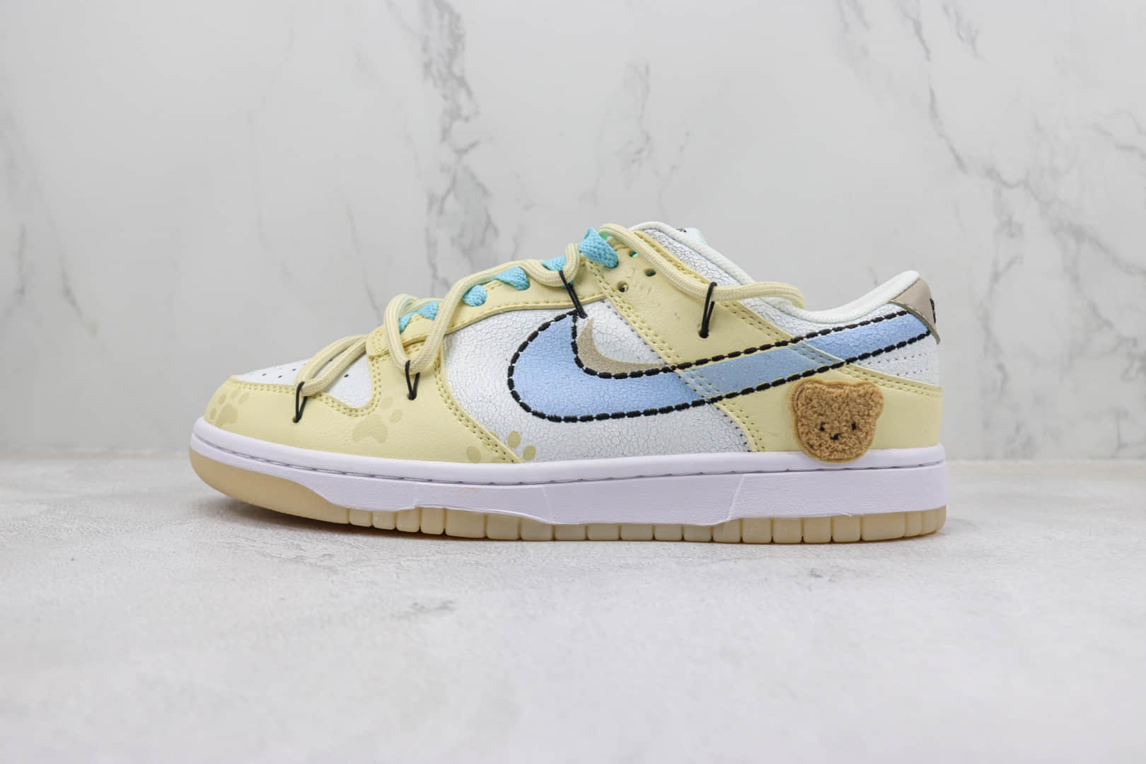 耐克Nike SB Dunk Low纯原版本低帮SB Dunk爆裂白黄小熊绑带板鞋 莆田天花板Dunk系列 (ID:98016) - 图片1