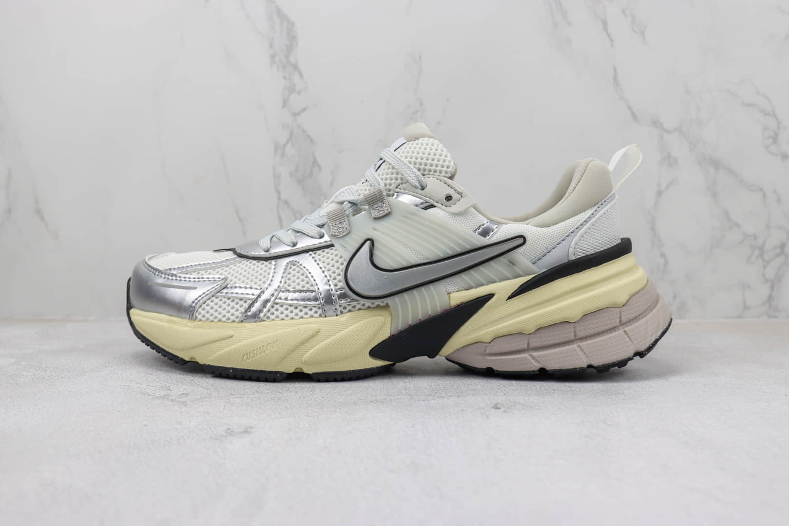 耐克Nike V2K Runtekk 3XL纯原版本银色复古跑鞋 莆田耐克代理 (ID:98443) - 图片1