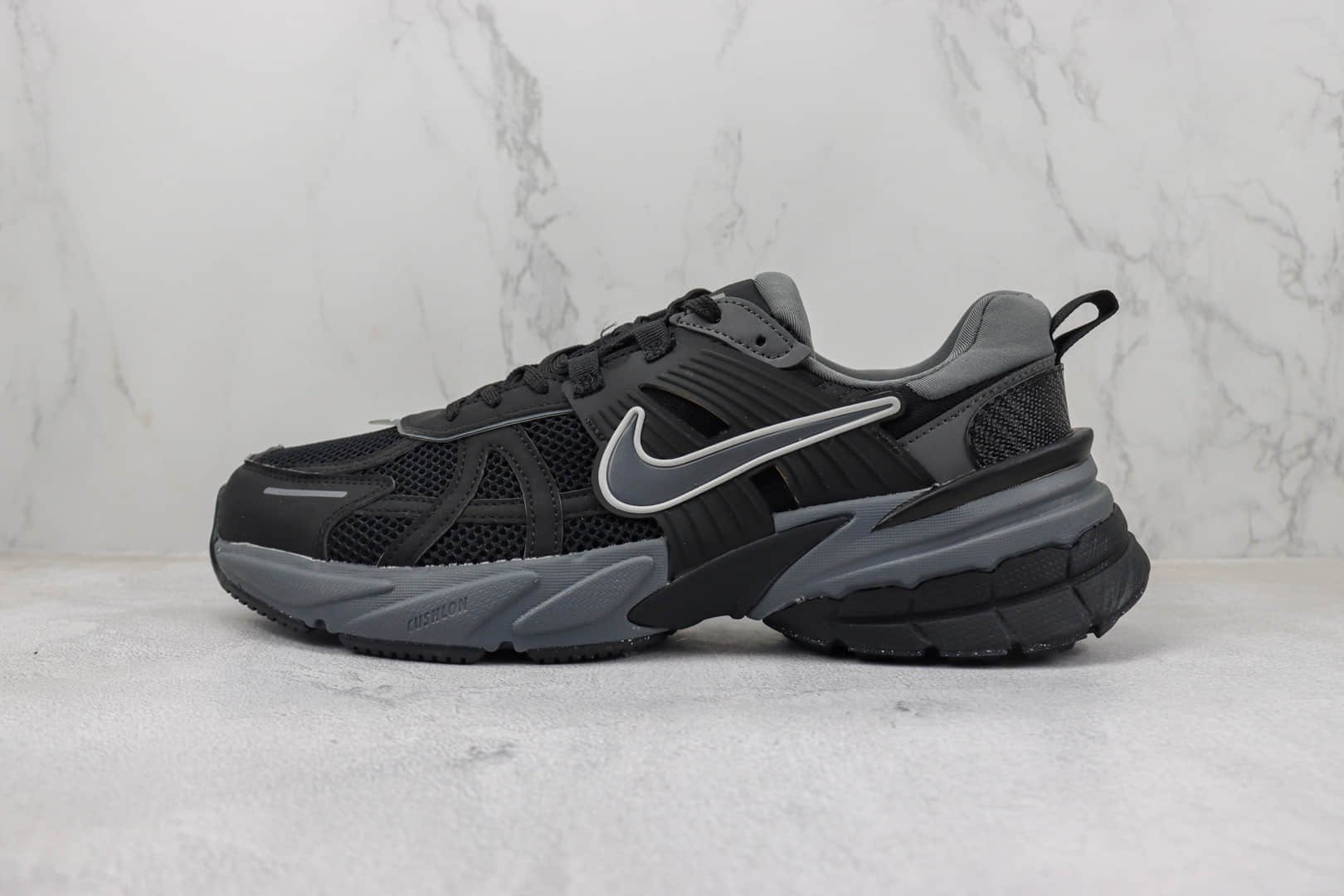 耐克Nike V2K Runtekk 3XL纯原版本V2K黑灰色复古跑鞋 莆田耐克工厂 (ID:98491) - 图片1