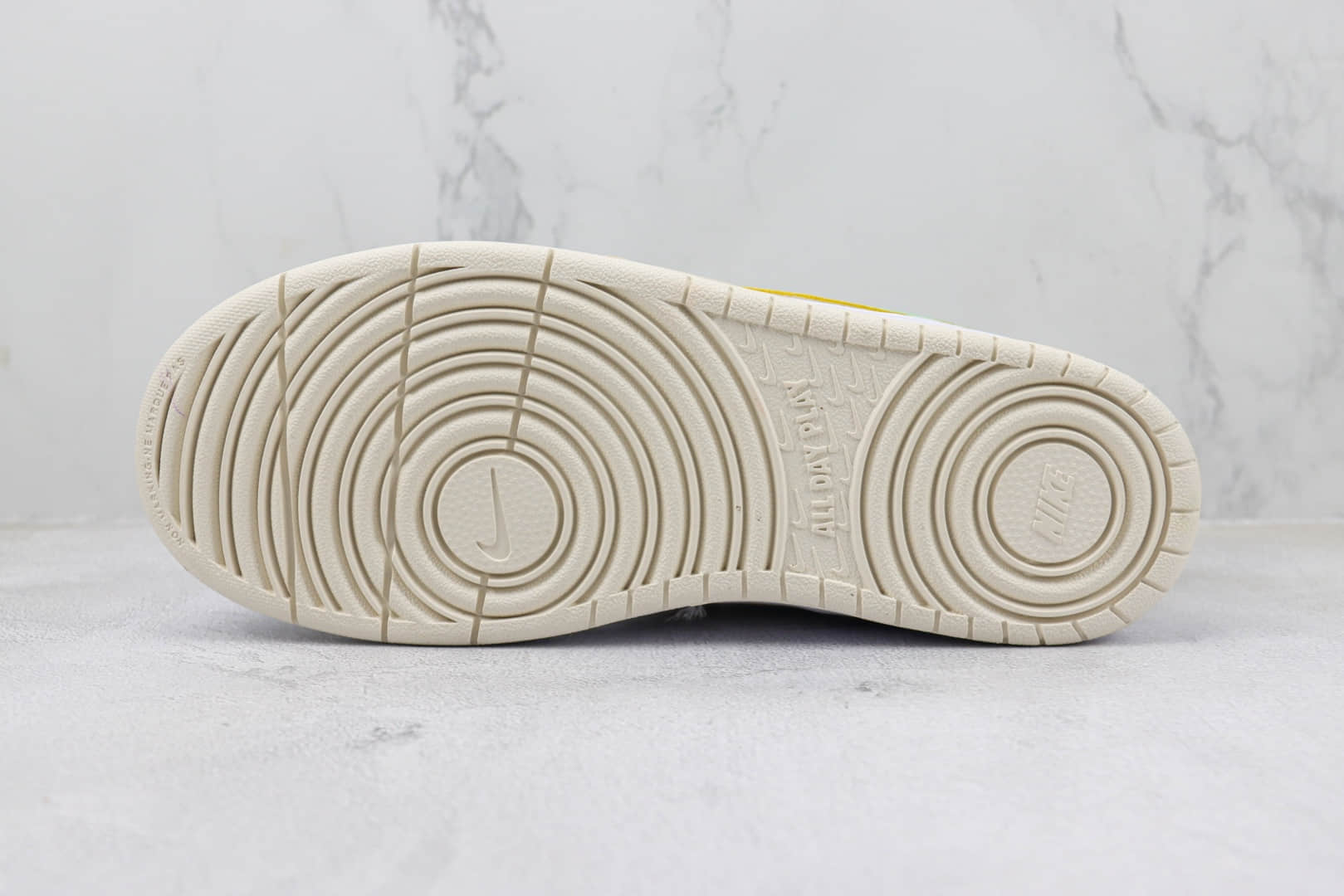 耐克Nike Court Borough Low 2纯原版本白色黄蓝渐变勾板鞋 莆田复刻耐克 货号:FJ7692-191