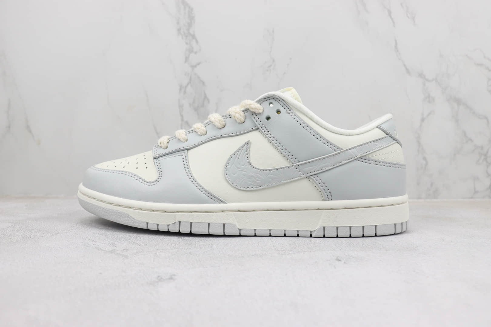 耐克Nike SB Dunk Low纯原版本低帮SB Dunk灰白浮雕板鞋 莆田天花板Dunk系列 货号:FJ4553-133