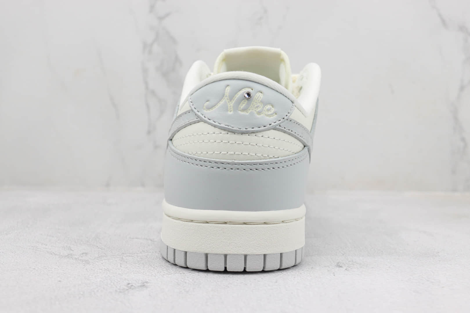 耐克Nike SB Dunk Low纯原版本低帮SB Dunk灰白浮雕板鞋 莆田天花板Dunk系列 货号:FJ4553-133