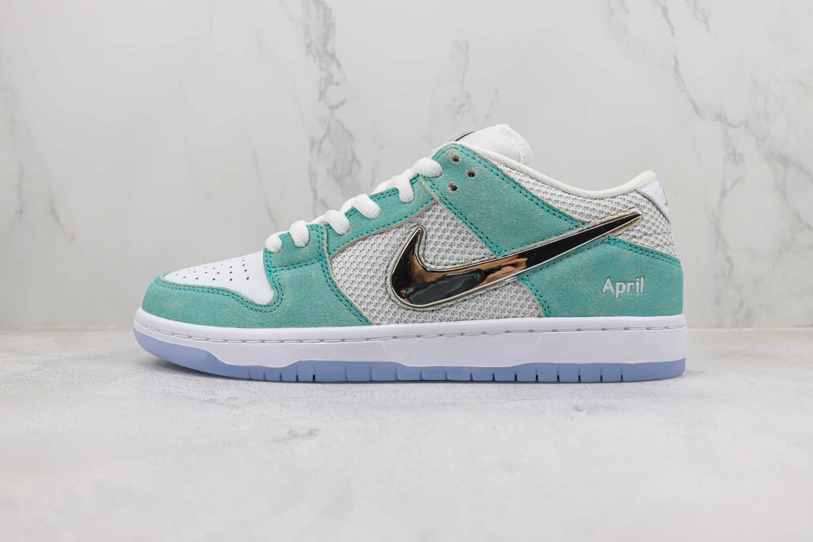 耐克Nike SB Dunk Low纯原版本低帮SB Dunk冰封玫瑰休闲板鞋 莆田复刻耐克 货号:FD2562-400