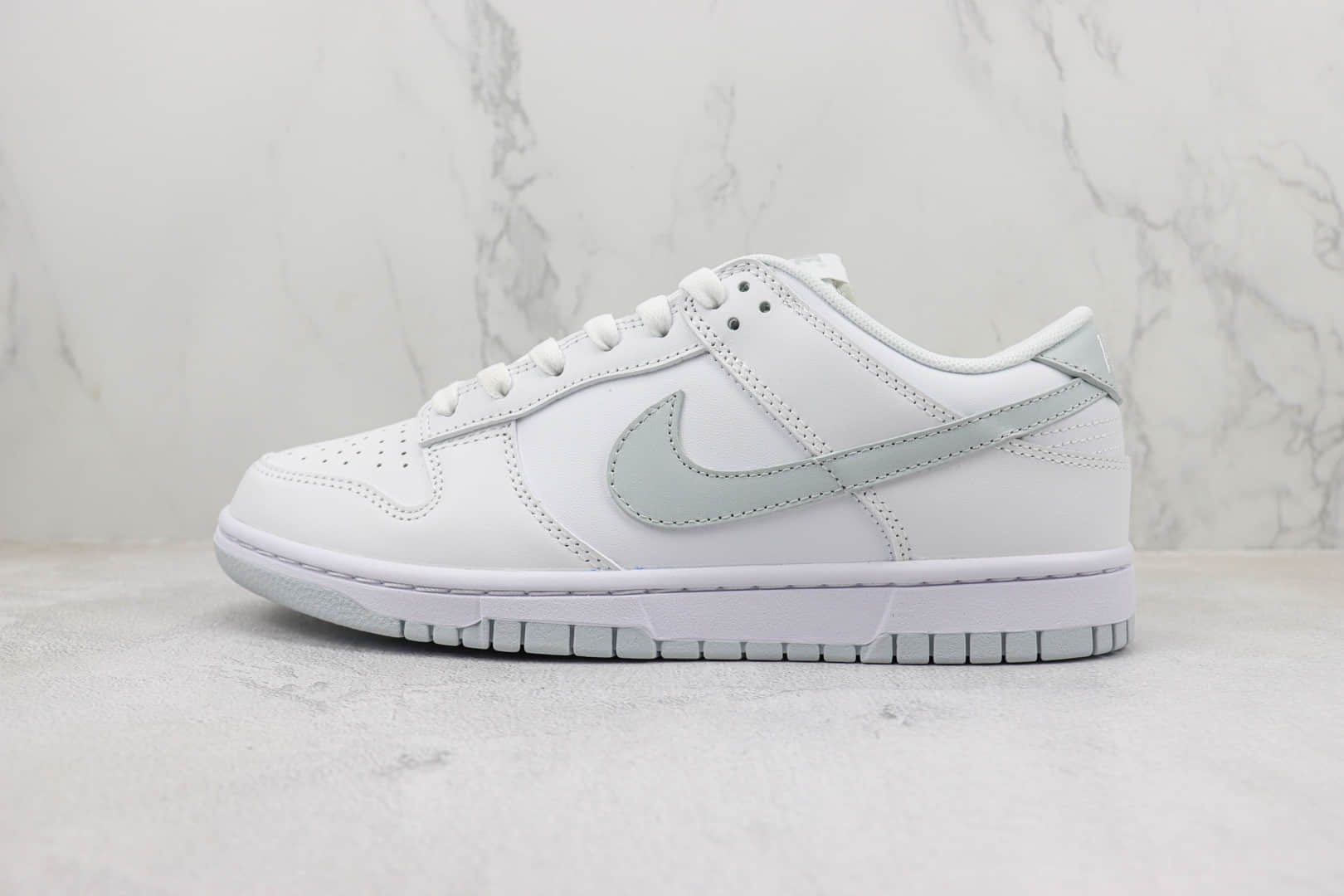 耐克Nike Dunk Low纯原版本低帮Dunk白灰色板鞋 莆田耐克工厂 货号:DV0831-101