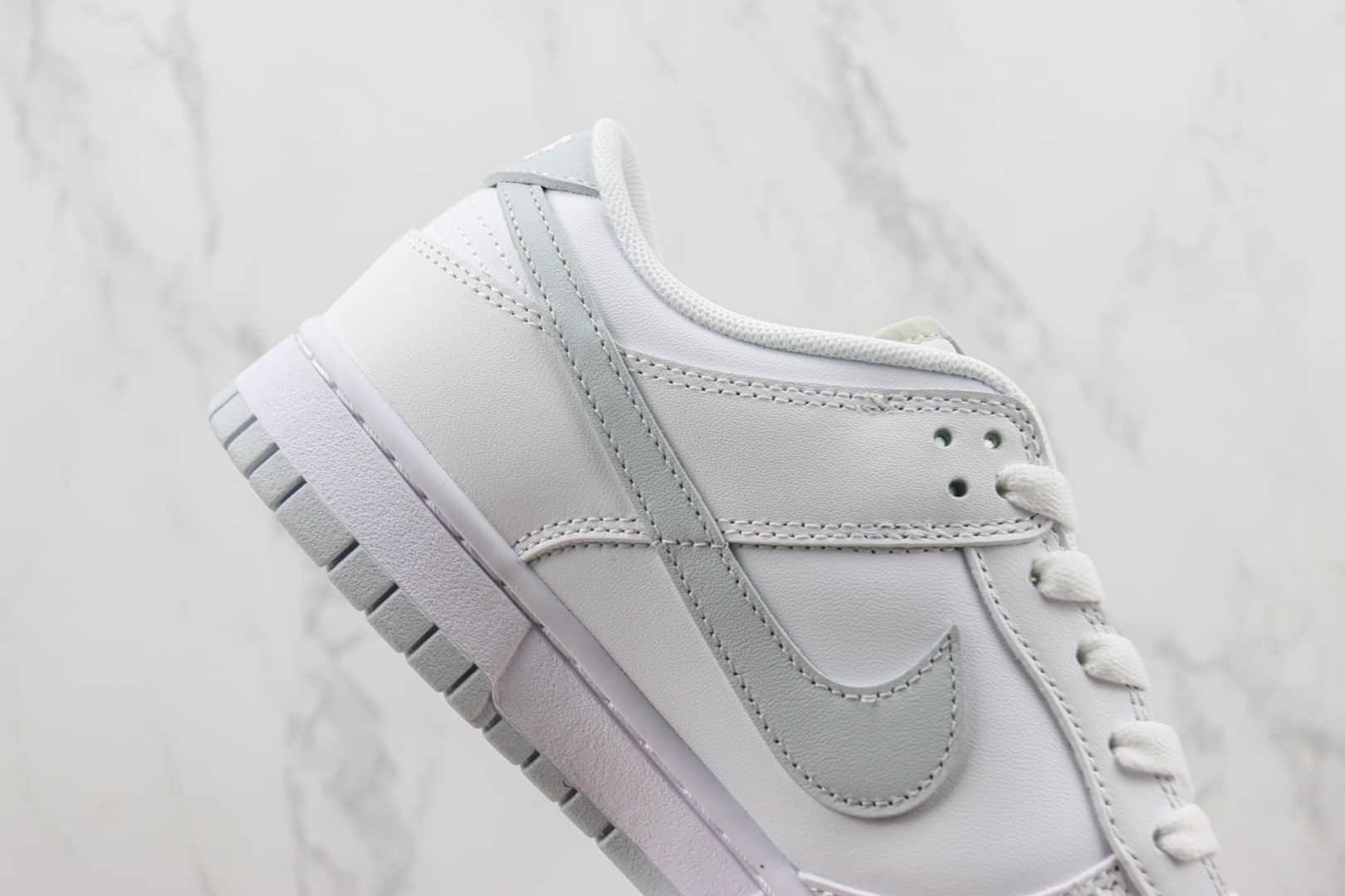 耐克Nike Dunk Low纯原版本低帮Dunk白灰色板鞋 莆田耐克工厂 货号:DV0831-101