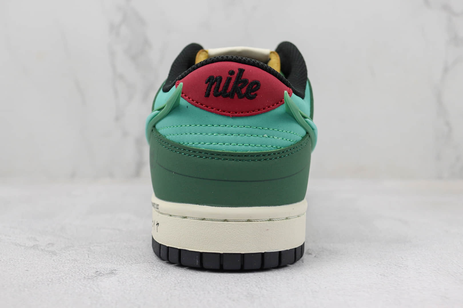 耐克Nike SB Dunk Low纯原版本低帮SB Dunk圣斗士星矢联名紫龙配色休闲板鞋 莆田耐克工厂 货号:ZD2356-156