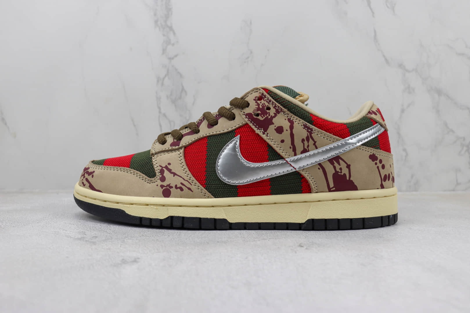 耐克Nike Dunk SB Low“Freddy Krueger”纯原版本低帮SB Dunk猛鬼街灰红板鞋 莆田耐克货源 (ID:99389) - 图片1