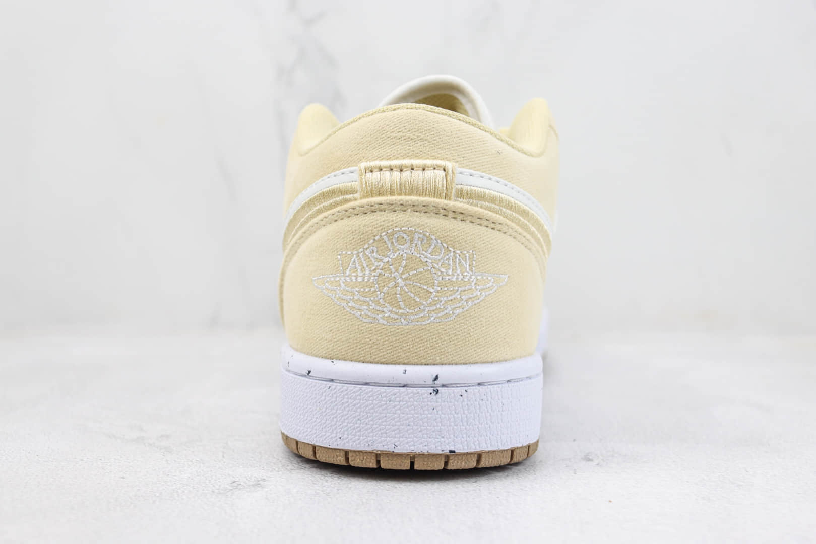 乔丹Air Jordan 1 Low纯原版本低帮AJ1米黄帆布刺绣板鞋 莆田AJ货源 货号：FN3722-701