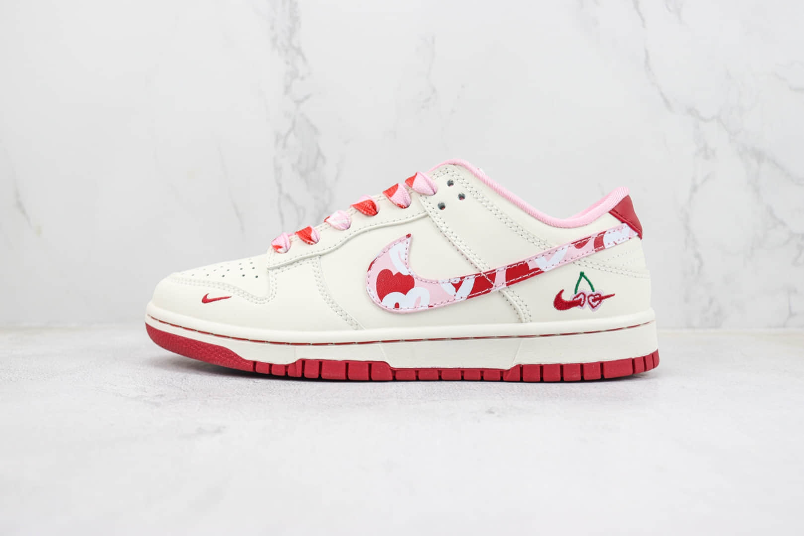 耐克Nike SB Dunk Low纯原版本低帮SB Dunk情人节白红樱桃板鞋 莆田天花板Dunk (ID:99828) - 图片1