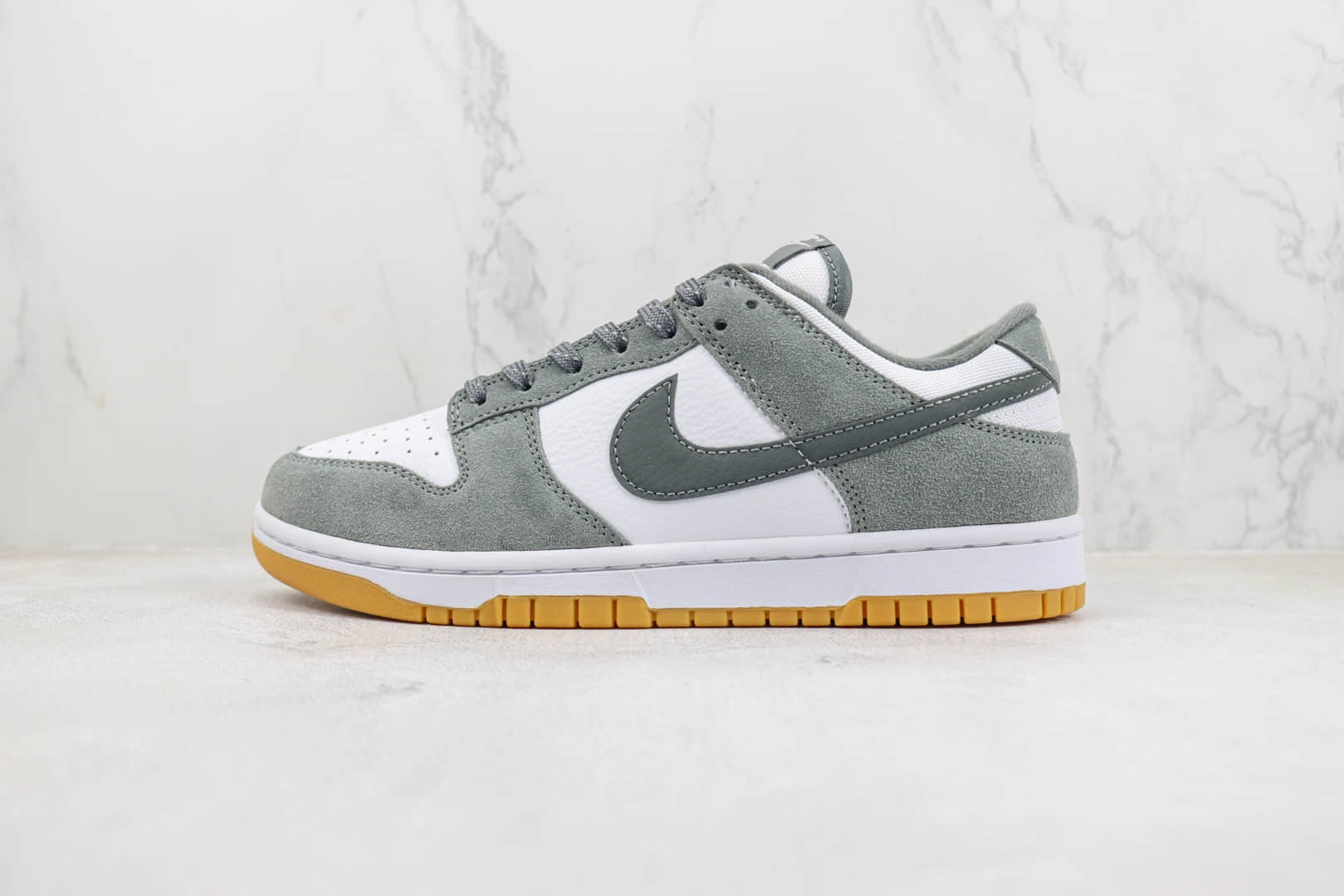 耐克Nike SB Dunk Low纯原版本低帮SB Dunk白灰麂皮板鞋 莆田耐克货源 (ID:99923) - 图片1