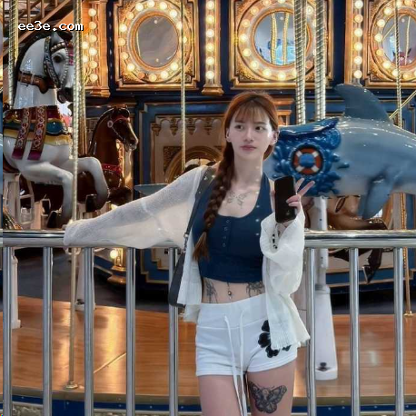 高颜值小网红 七七 与前男友*自拍泄密 女仆装露脸**超* - 图片1